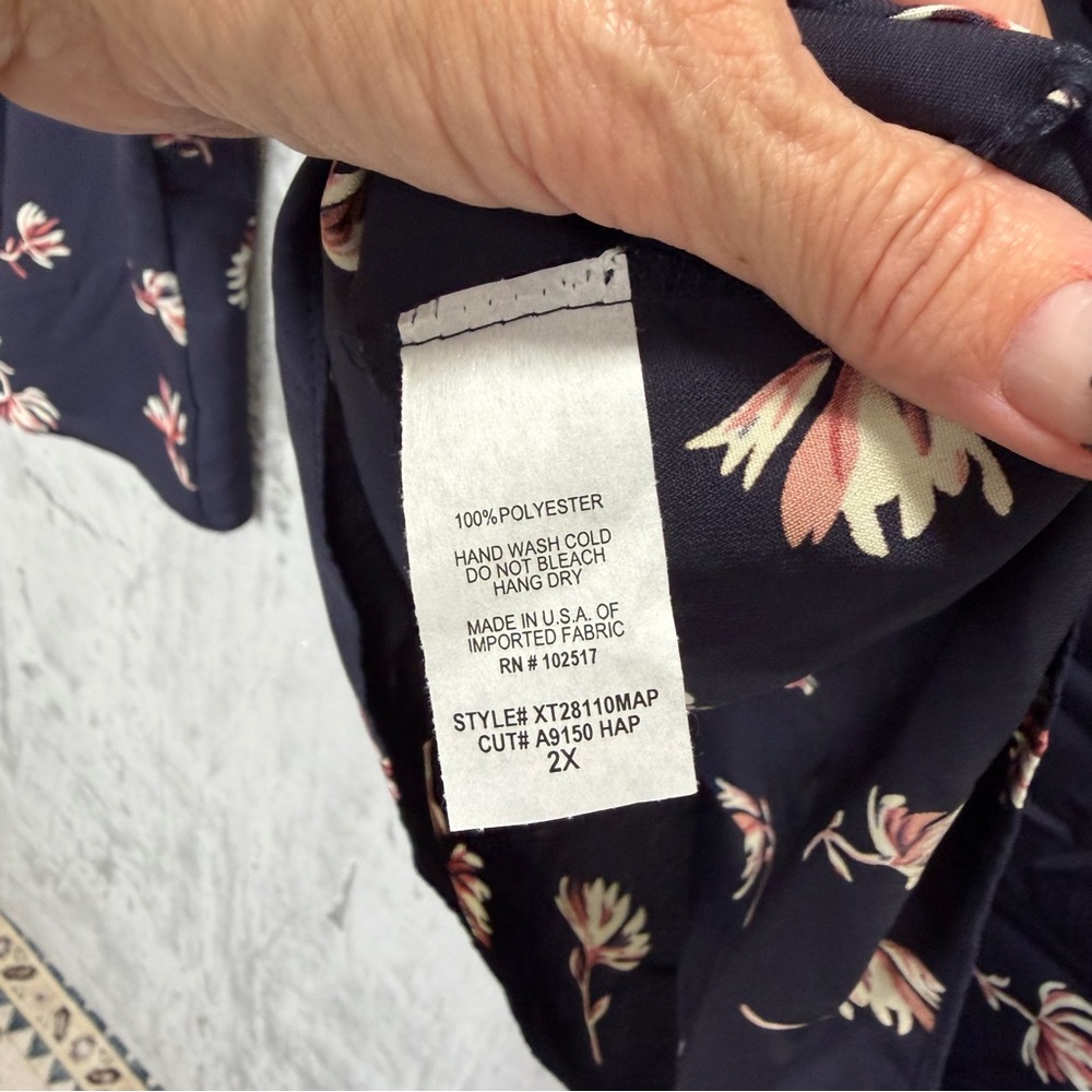 NWT Soprano Womens Floral Top Flare Sleeve V Back Size 2X Boho Cottage Feminine - Picture 6 of 10